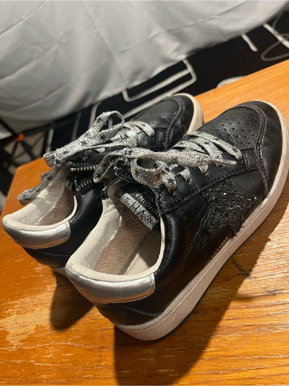 Vintage Havana Stylish original Design Distressed Leather low-top sneakers SZ 3
